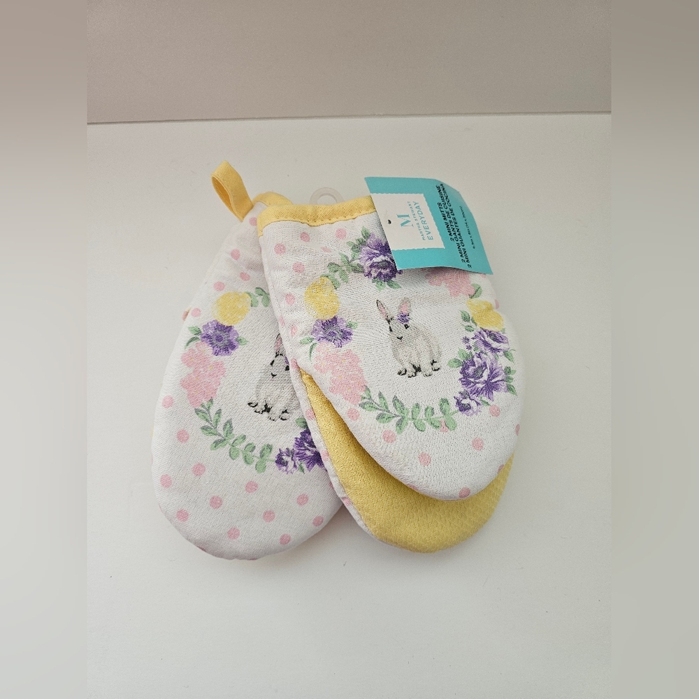Martha Stewart Easter Bunny Mini Oven Mitts Set – Purple Floral & Polka Dot
